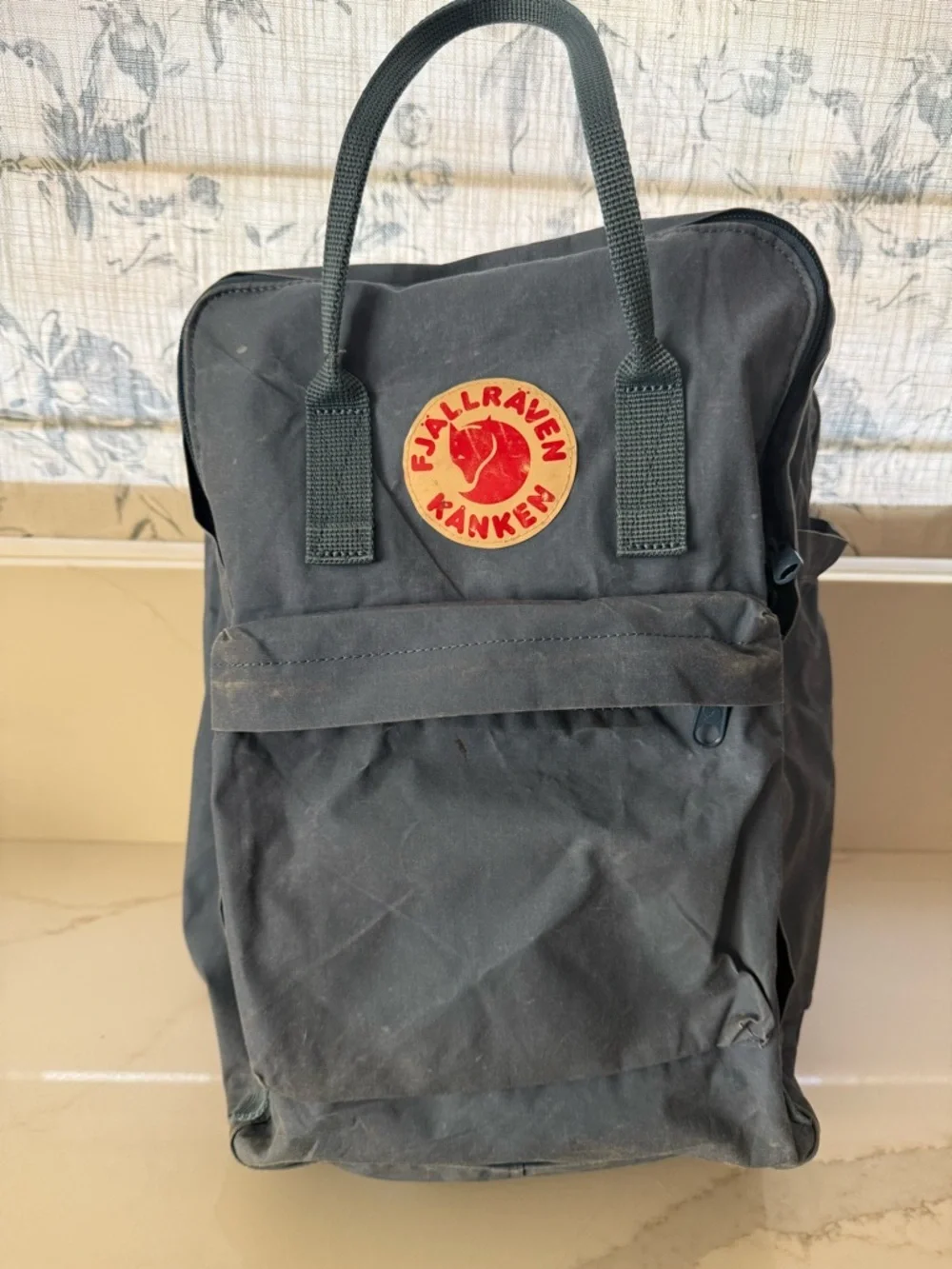 Fjallraven Kånken Laptop 17 Backpack - Blue with Red Logo FLAW
